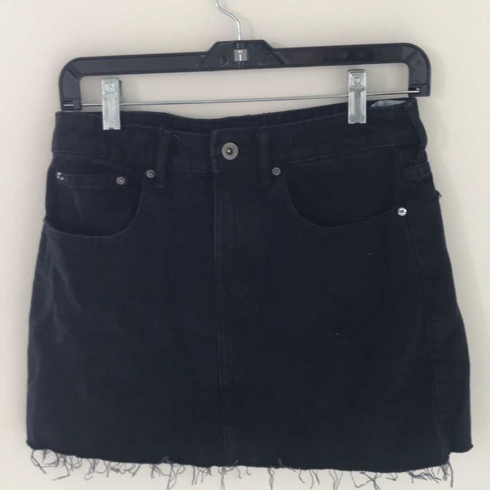 Black Zara denim mini skirt